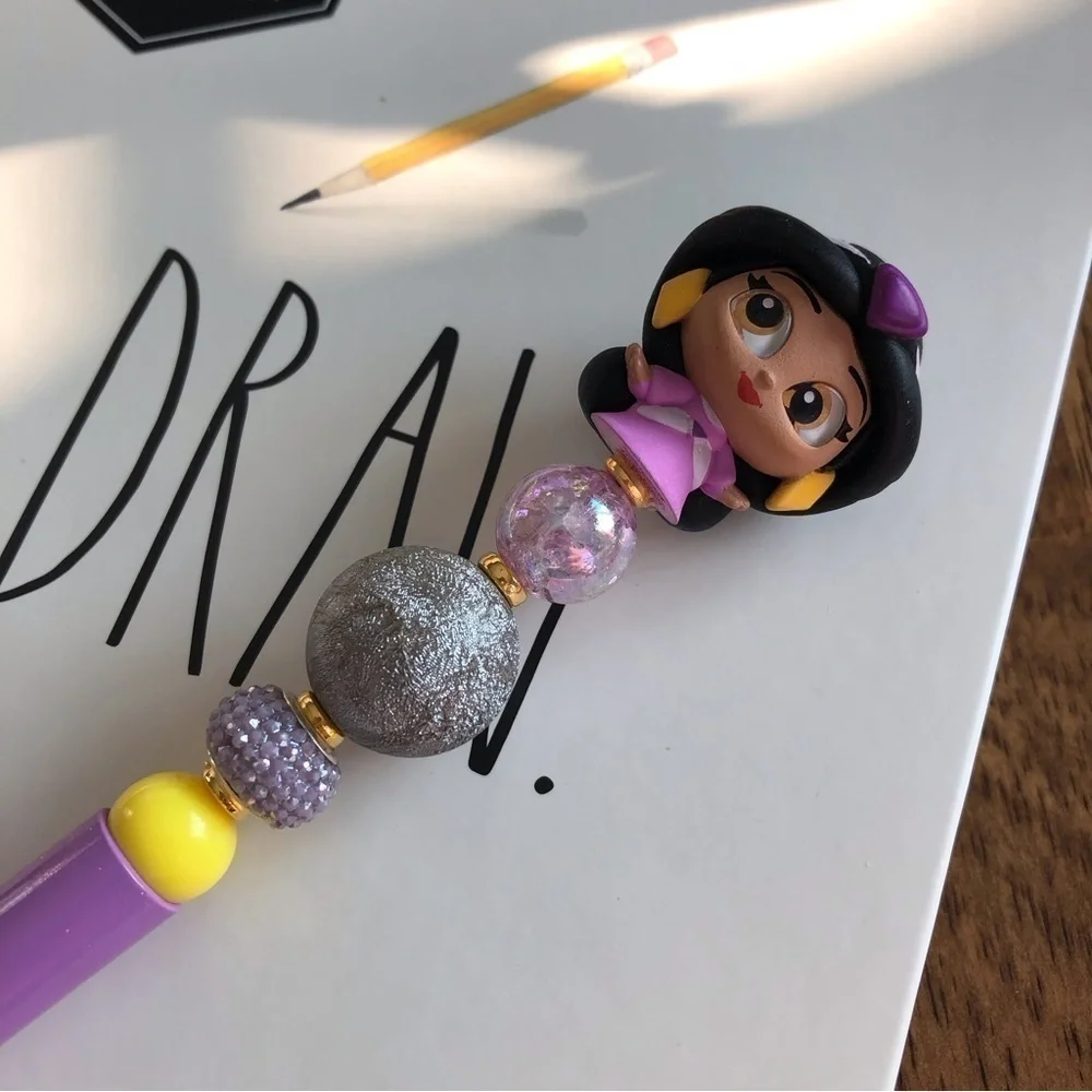 Disney Doorables: Aladdin: Princess Jasmine in purple dress handmade beaded pen